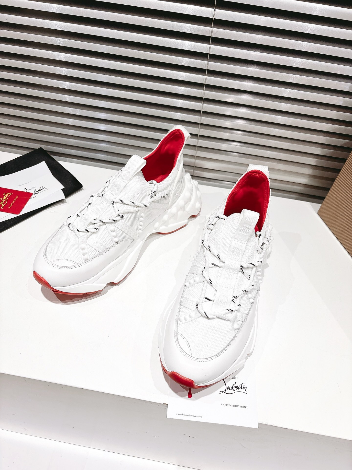 おしゃれ2026クリスチャン ルブタン スニーカー メンズ コピー 新作 CHRISTIAN LOUBOUTIN