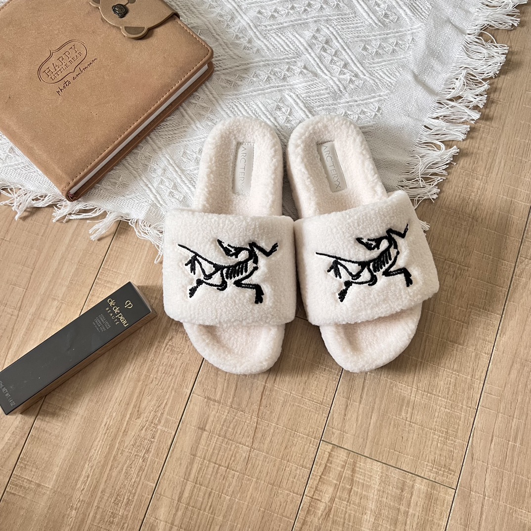 Arc'teryx Wool Slippers - cnluxepick