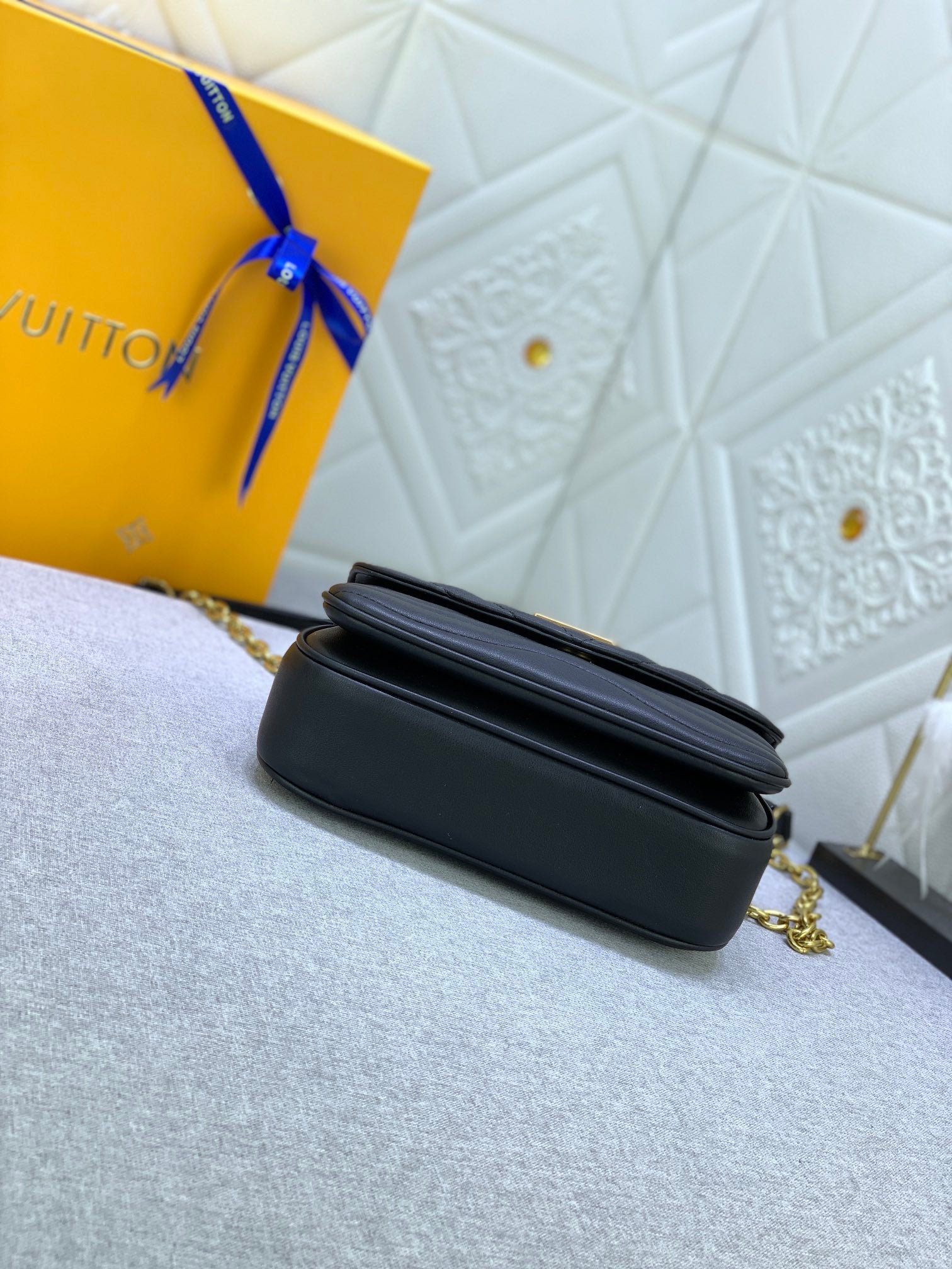 Louis Vuitton New Wave Chain Bag Black 21Cm