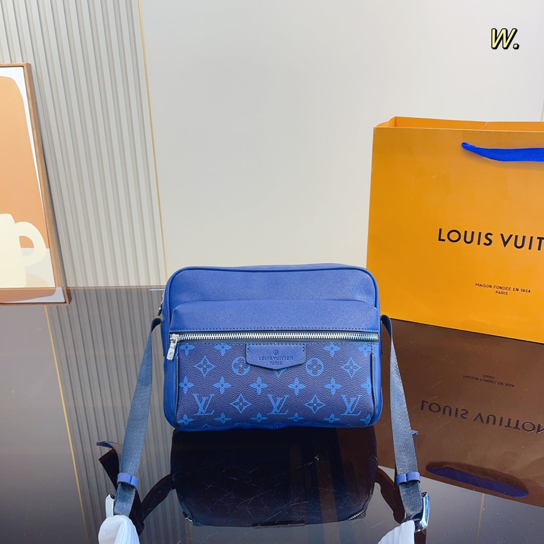 Louis Vuitton Outdoor Messenger Navy Blue 25Cm M30242