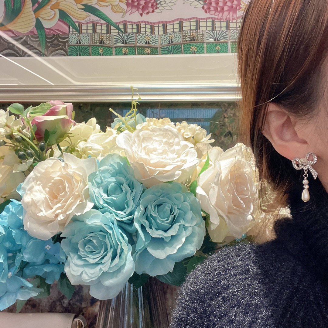 Chanel diamond bow earrings - cnluxepick