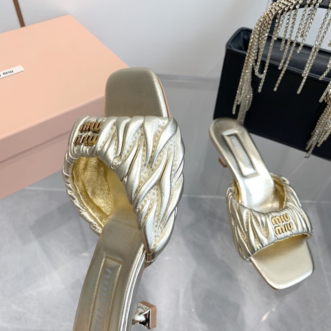 High-quality Miumiu 2024ss Sheepskin sandals - cnluxepick