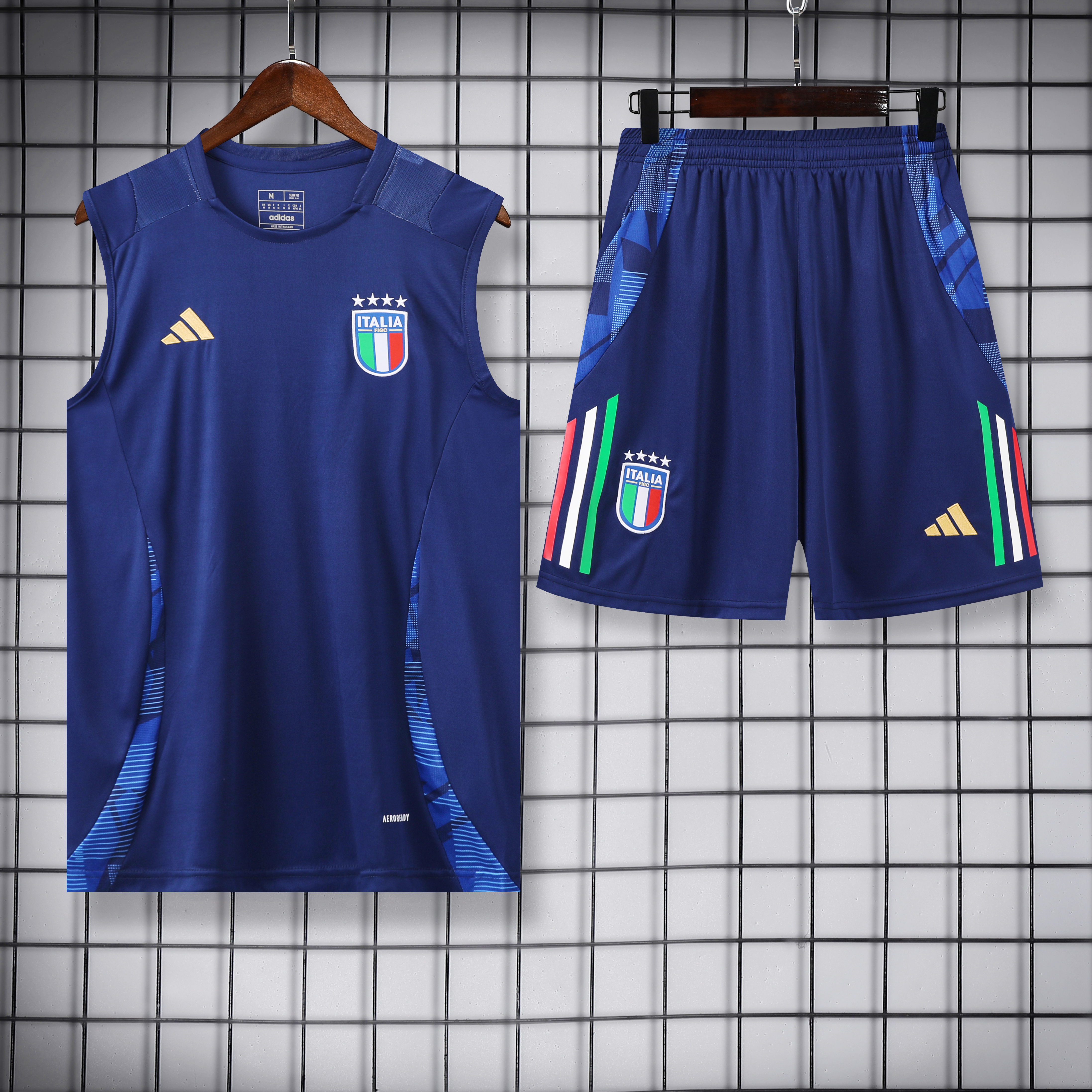 Italy  Sleevesless Training Suit