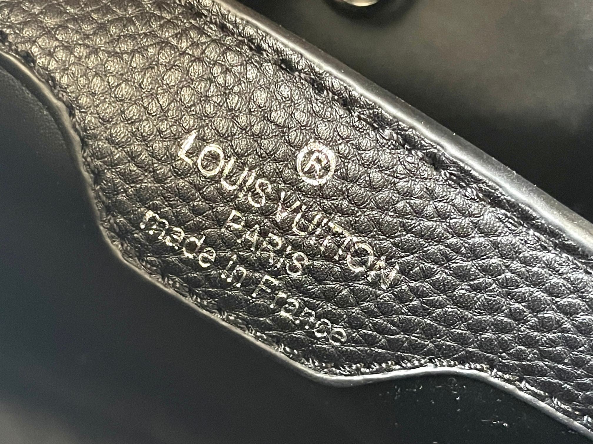 Louis Vuitton X Yayoi Kusama Capucines Black 27Cm M21663