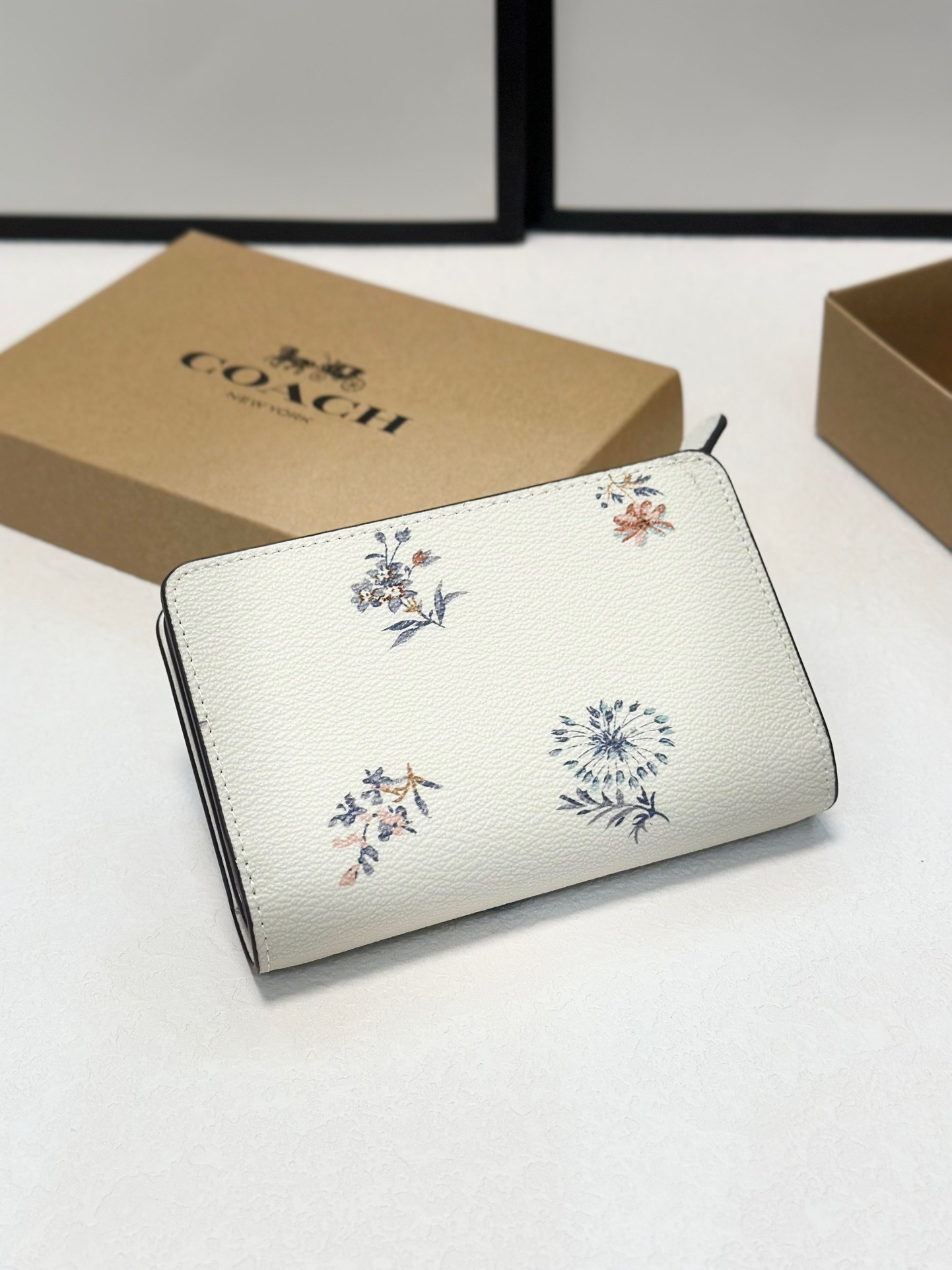Coach Printed Card Holder Wallet - cnluxepick