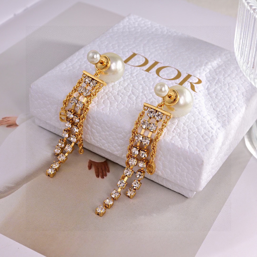 Dior pearl earrings - cnluxepick