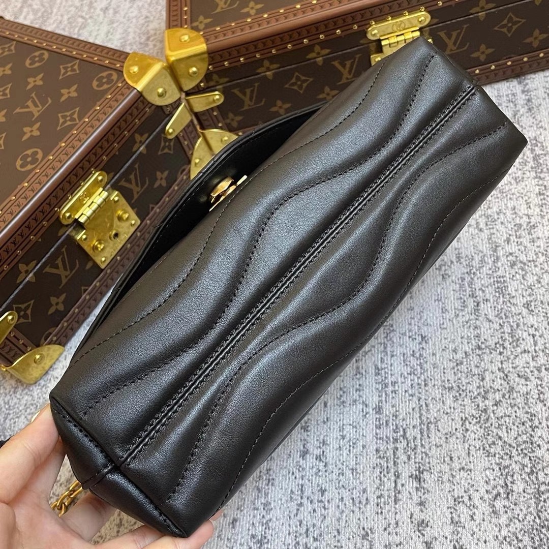 Louis Vuitton New Wave Chain 24Cm Black M58552