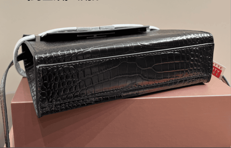 Saint Laurent Manhattan Shoulder Bag In Crocodile Embossed Shiny Black Silver 25Cm