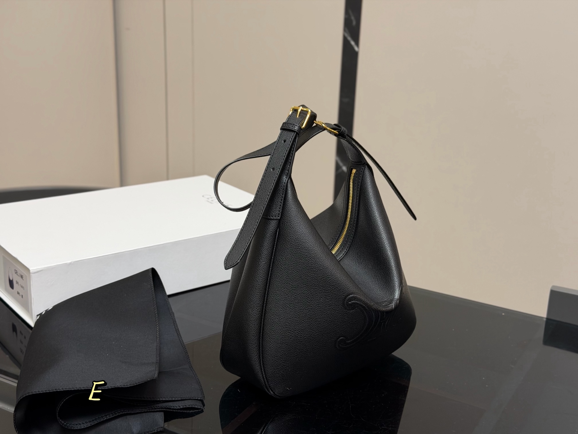 Celine Hobo Underarm Tote - cnluxepick
