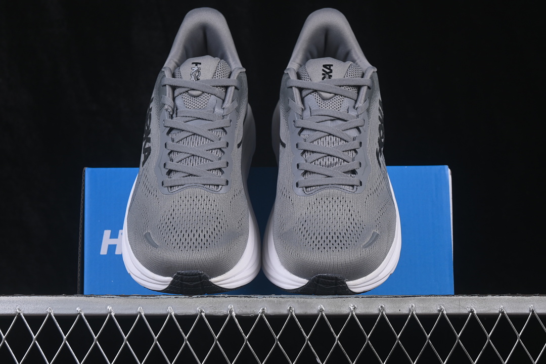 HOKA One One Clifton 11
