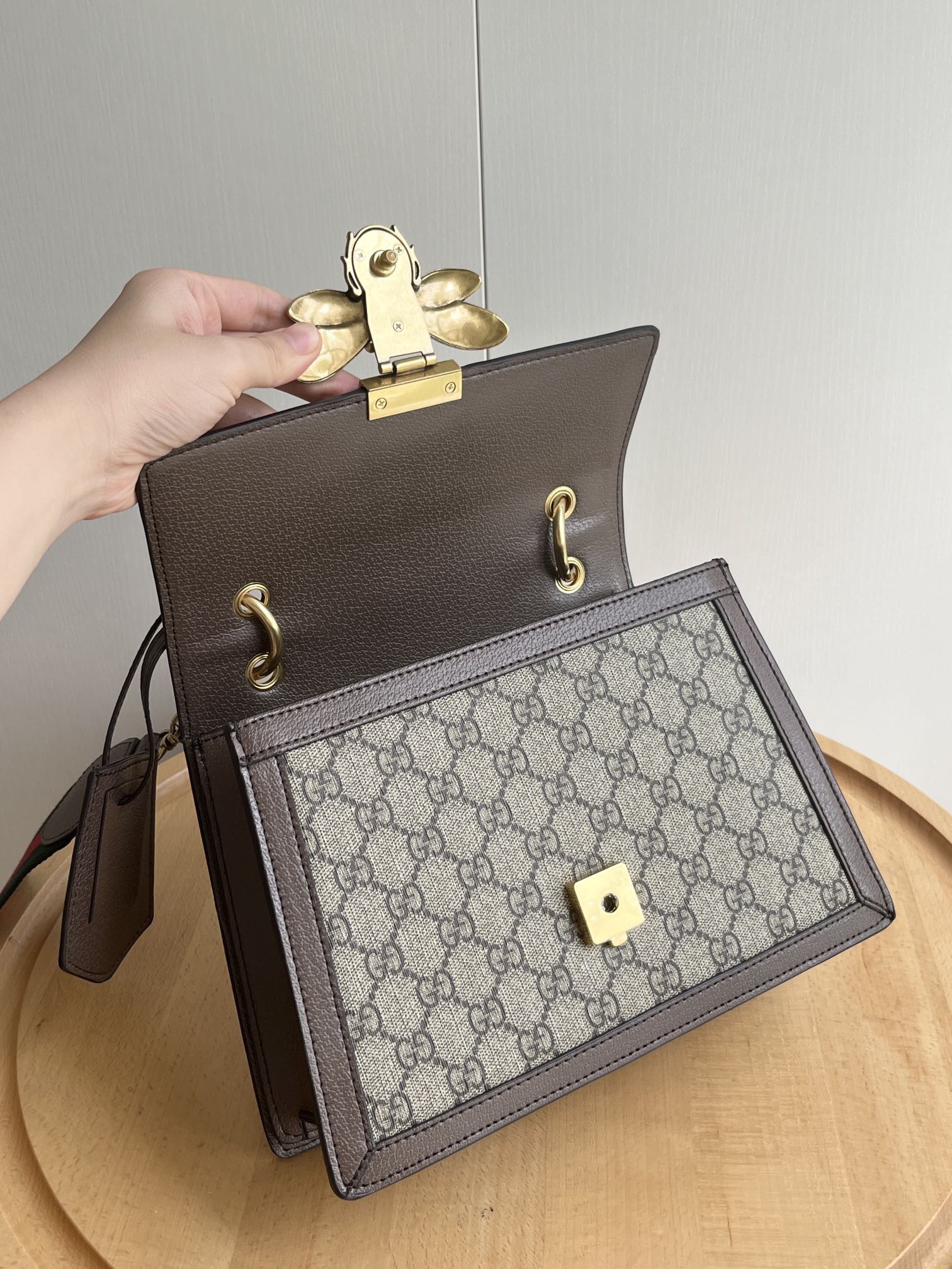 Gucci Bee queen margret bag - cnluxepick