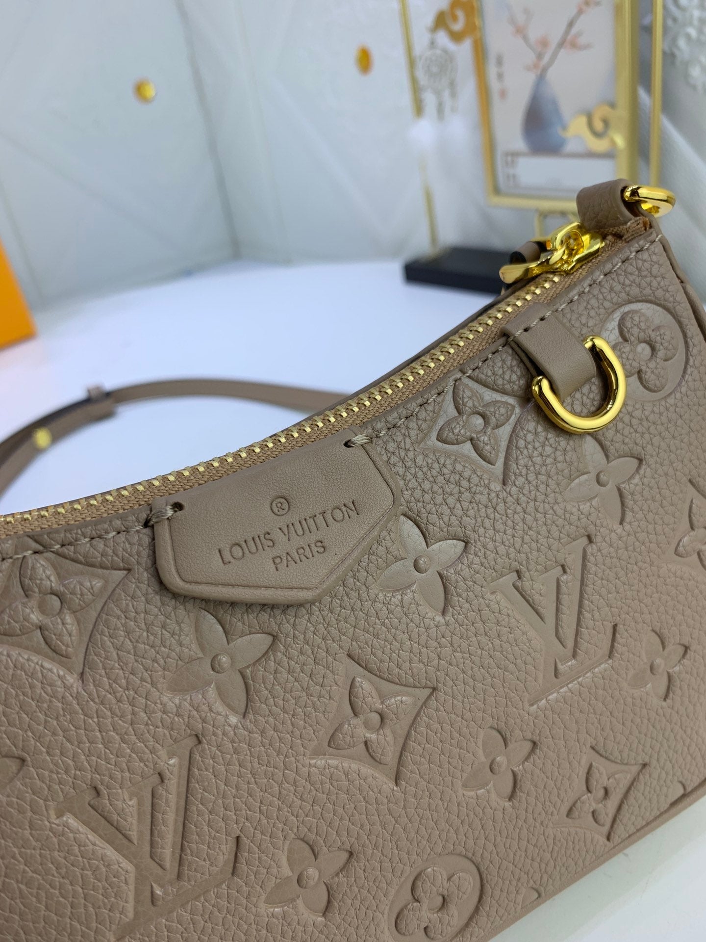 Louis Vuitton Easy Pouch On Strap Tourterelle Beige 19Cm