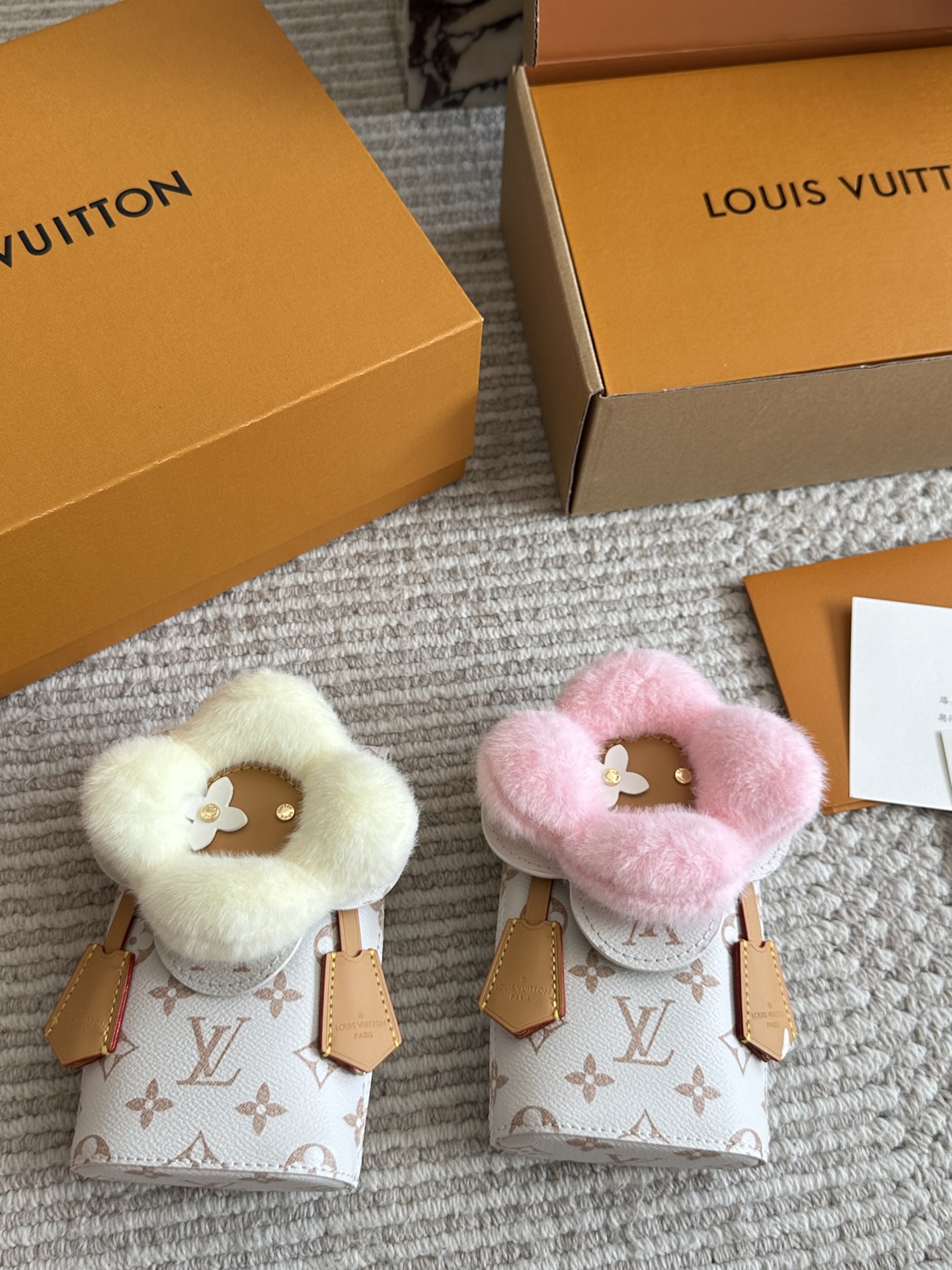 LV Christmas Limited Edition Vivian Phone Bag - cnluxepick