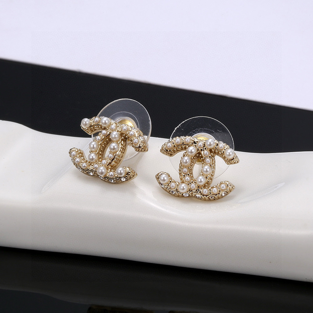 Classic Chanel stud earrings - cnluxepick