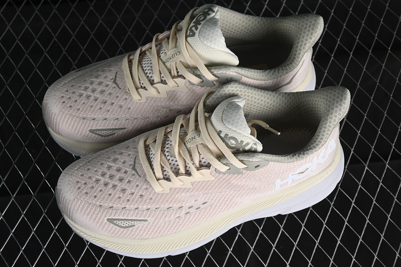 HOKA One One Clifton 9