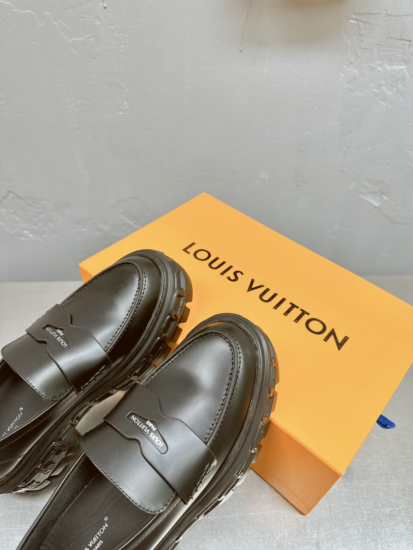 Louis Vuitton Lv Record Loafer Black 1Ac9I9