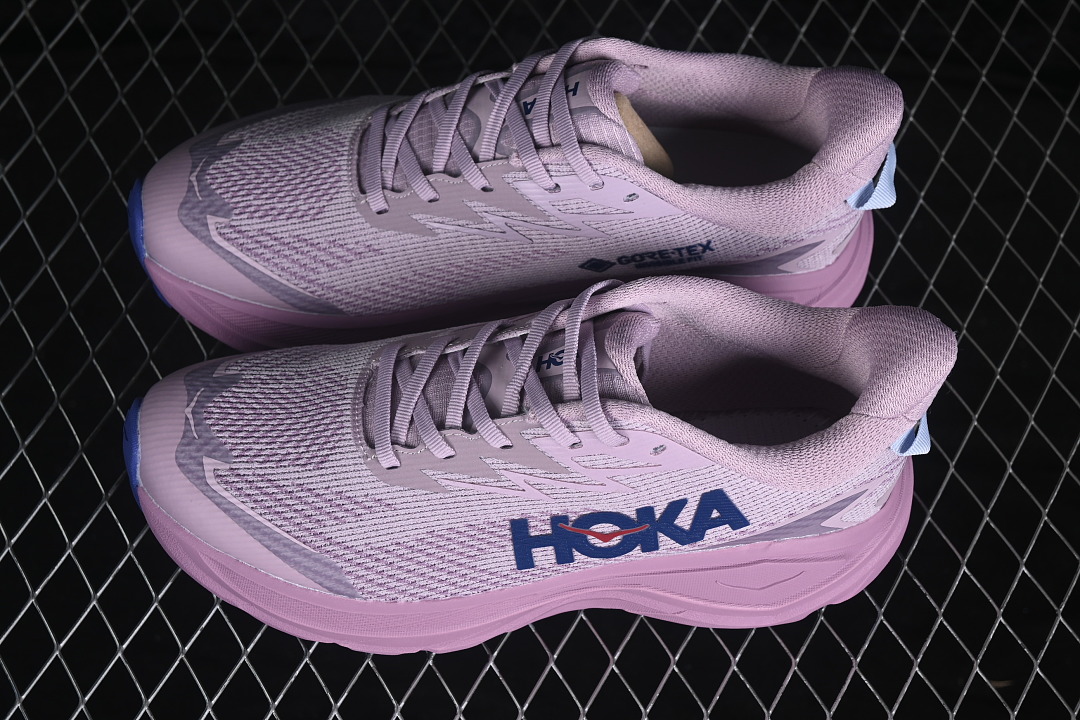HOKA One One Challenger 8 GTX