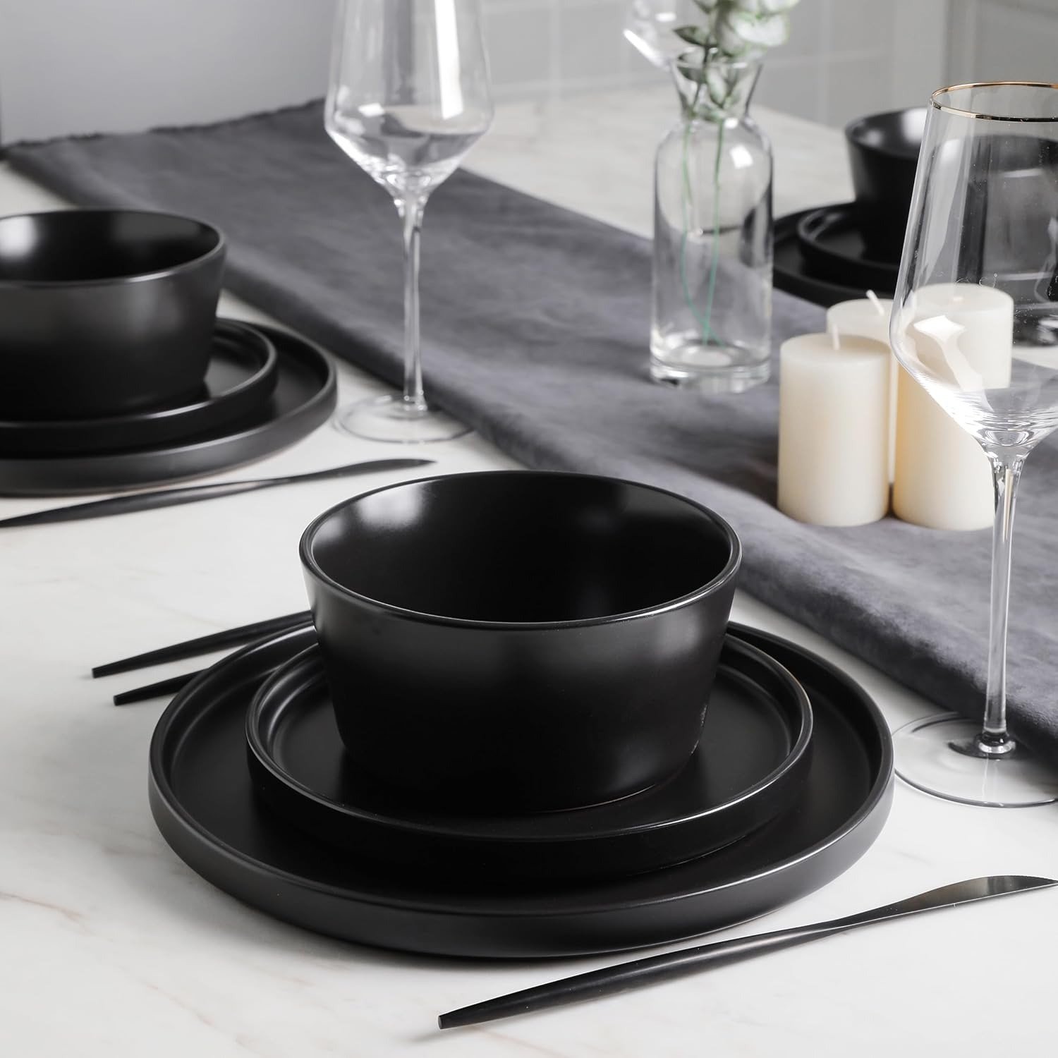 32 Piece Stoneware Dinnerware Set Matte Black Service for 8 Microwave Dishwasher Safe