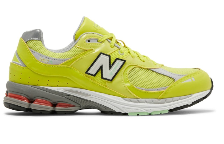 New Balance 2002R Sulphur Yellow M2002RLC Casual Running Shoes
