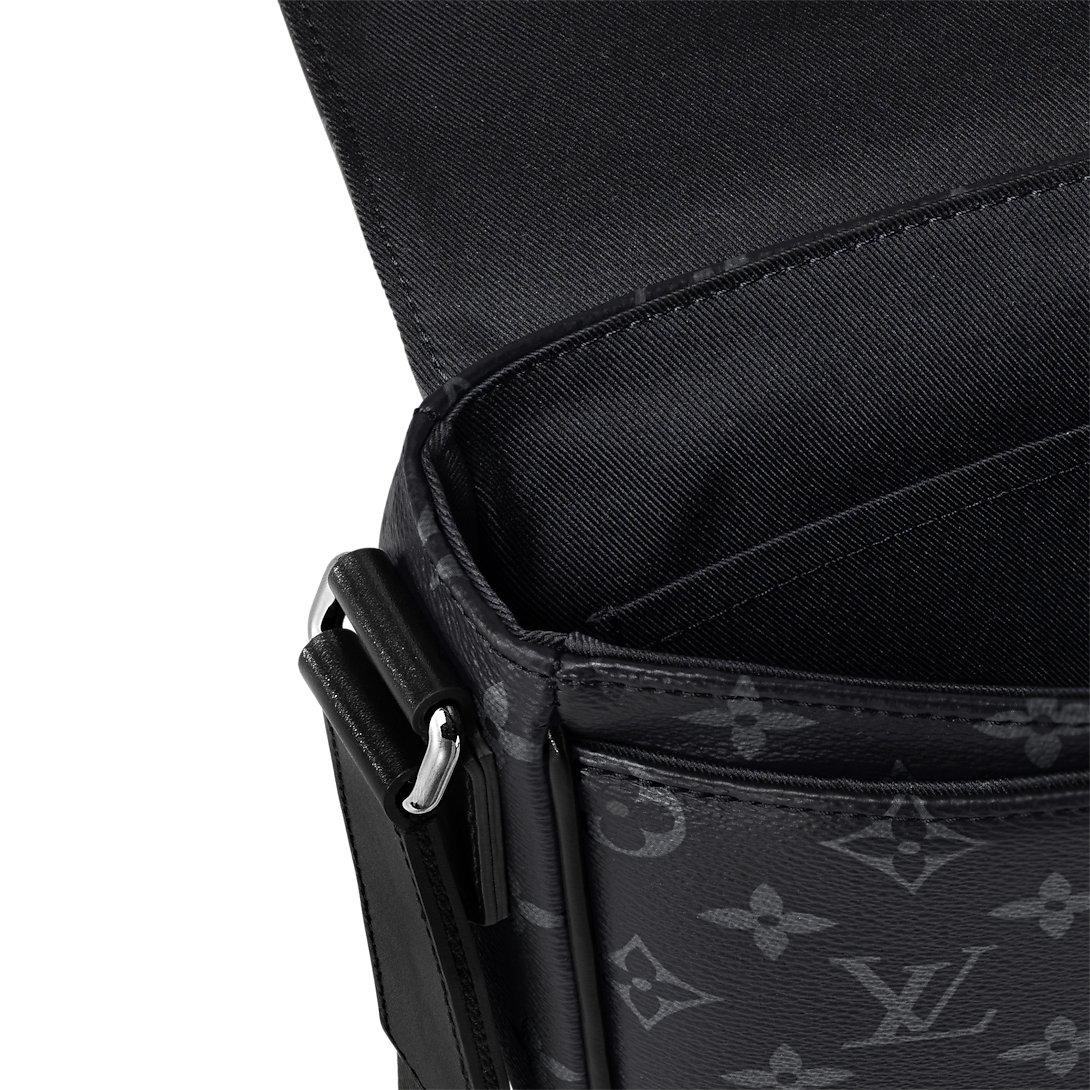 Louis Vuitton District Pm Bag Monogram Black 26Cm M46255