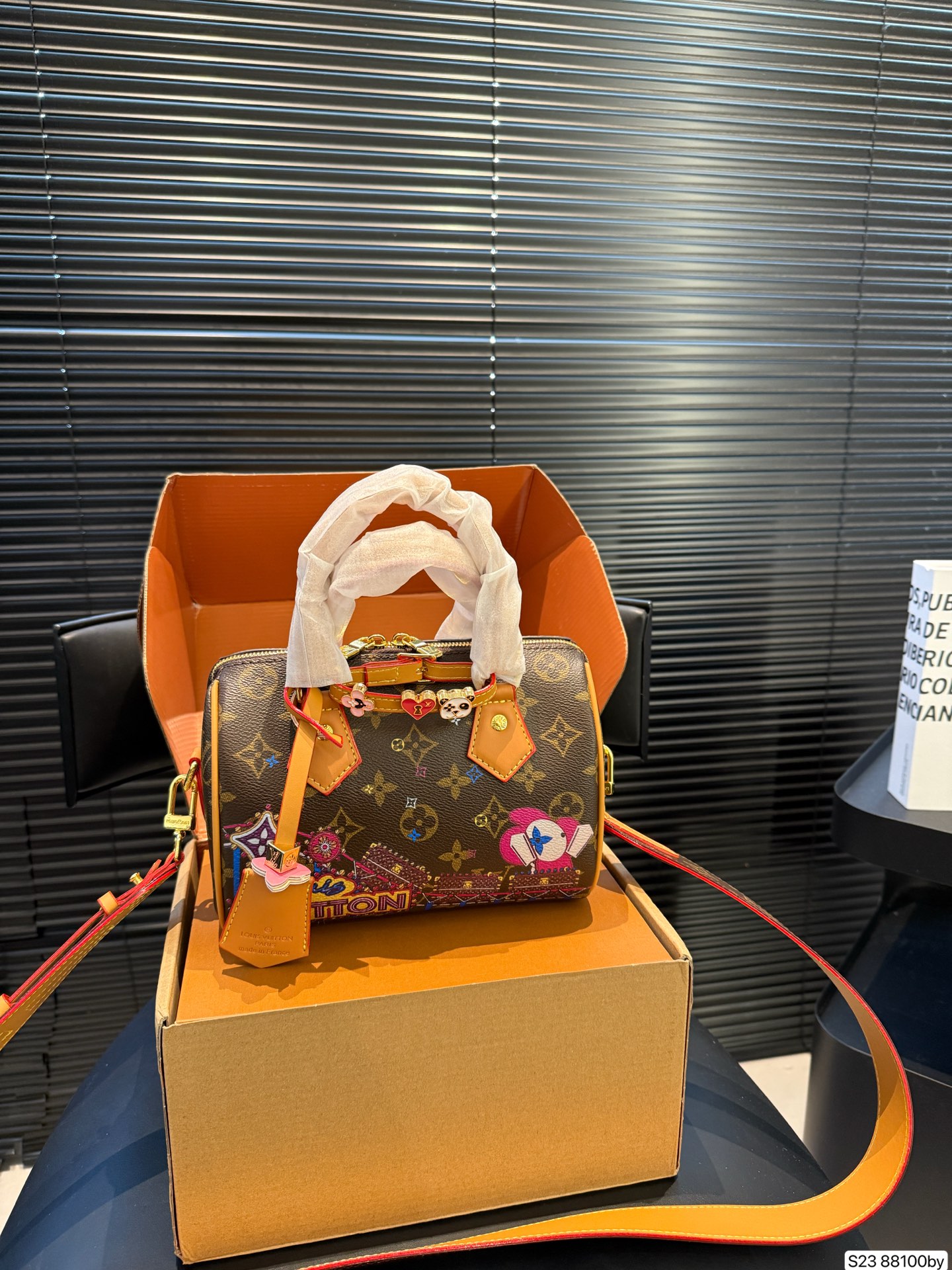 LV Graffiti Pillow Bag - cnluxepick