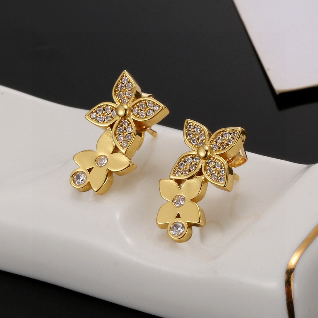 Louis Vuitton stud earrings - cnluxepick