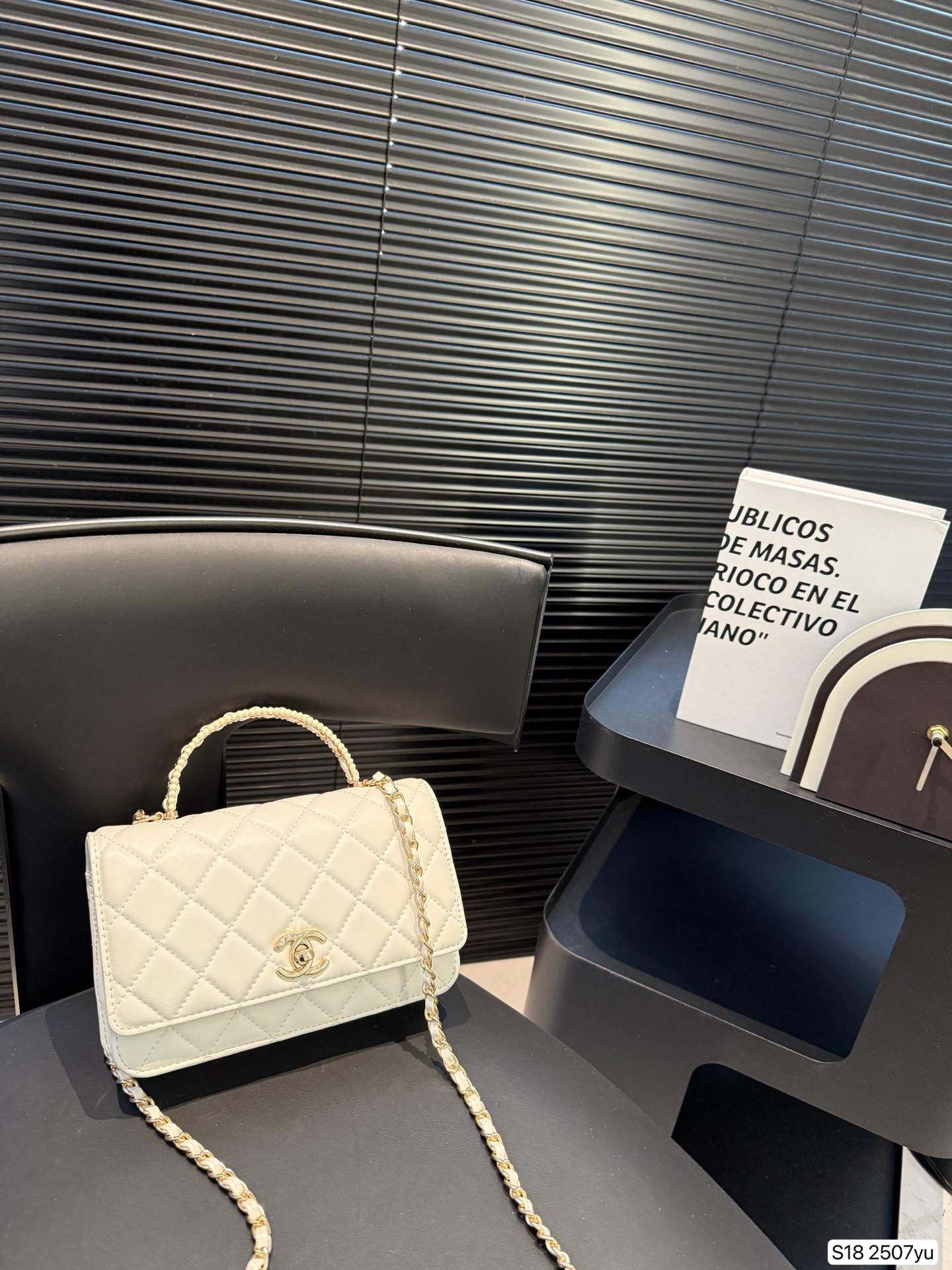 Chanel's new hand-held chain bag hand-held shoulder crossbody bag versatile and casual - cnluxepick
