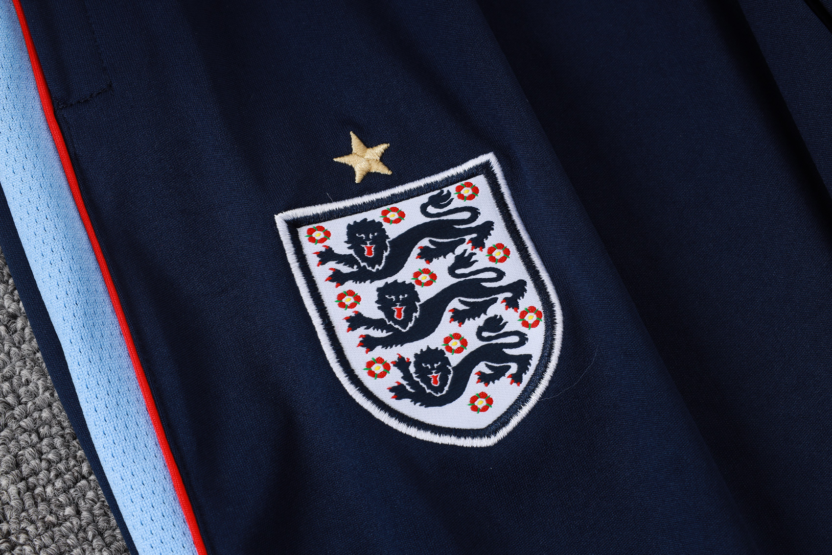 England Half Zipper Training Suit - Light Blue 3