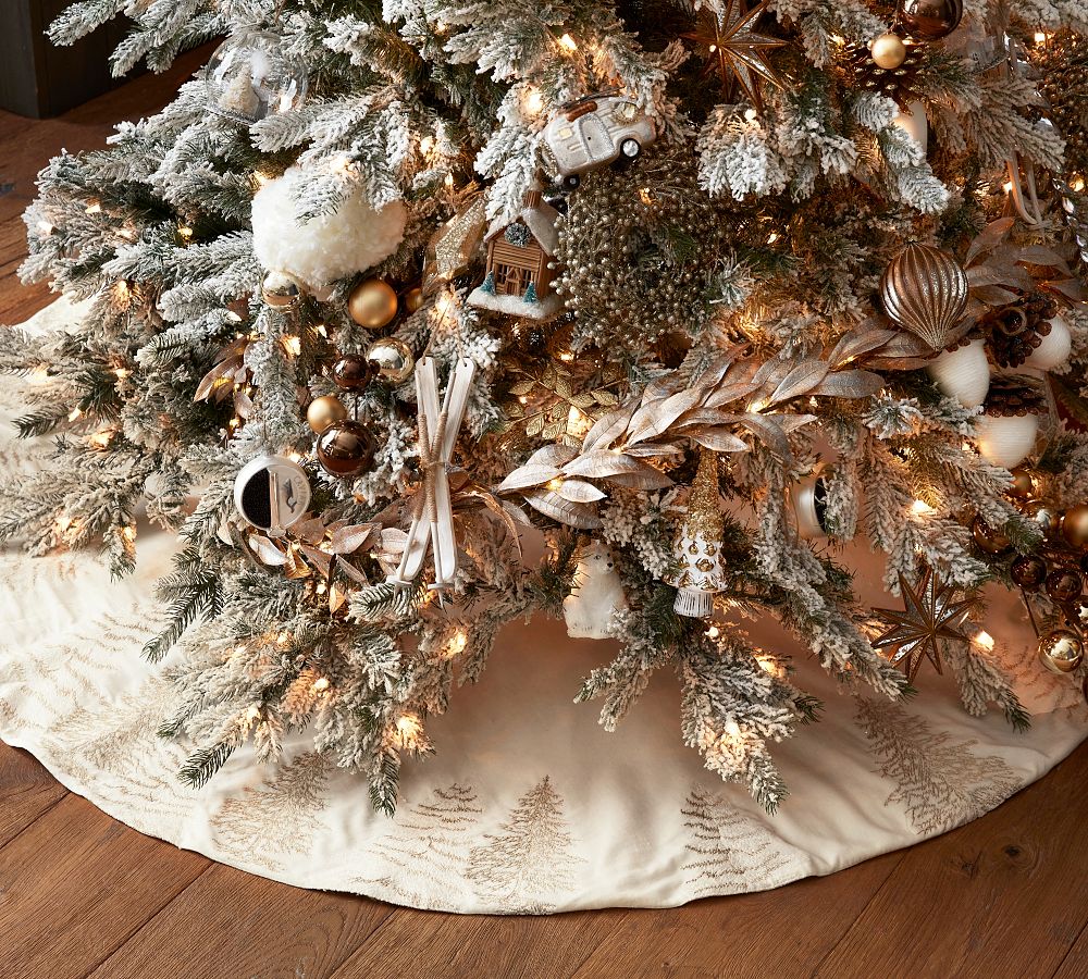Lit Flocked Vermont Spruce Faux Christmas Tree - 7.5 Ft.  sgtnighsdesigns