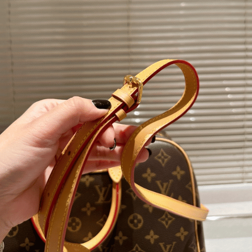 Louis Vuitton Deauville MM Monogram Brown 13.8 Inches
