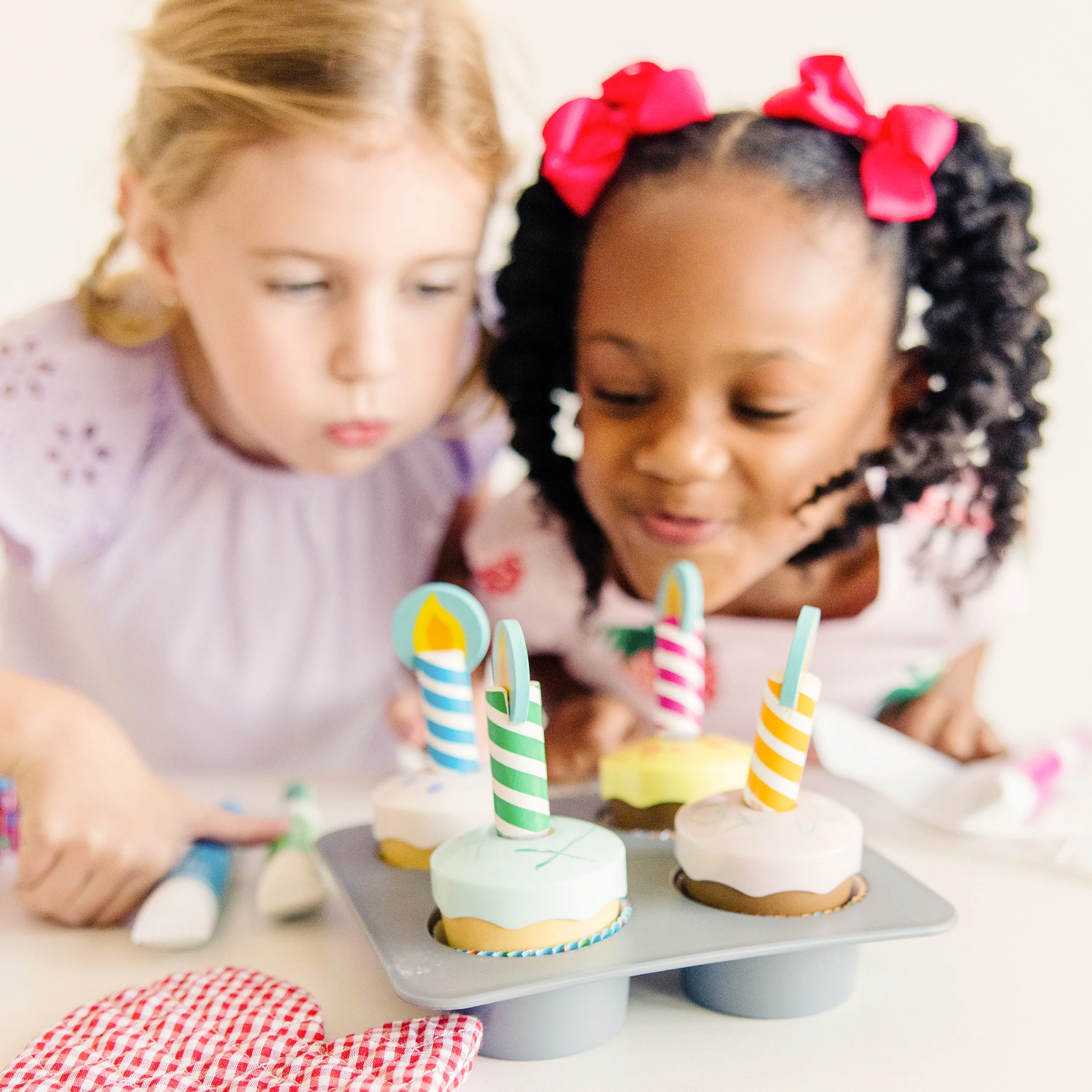 Melissa & Doug Bake and Decorate Wooden Cupcake Play Food Set - FSC Certified