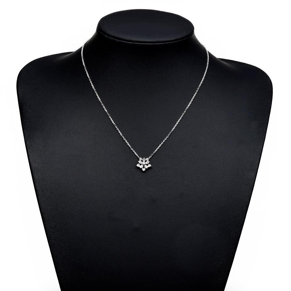 Van Cleef & Arpels Lotus Necklace 18K White Gold Diamond VCARP0ZW00