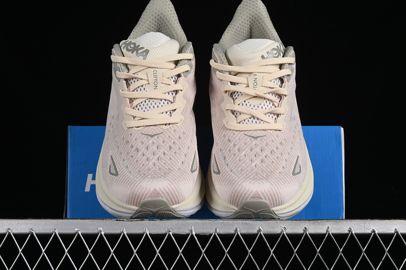 HOKA One One Clifton 9