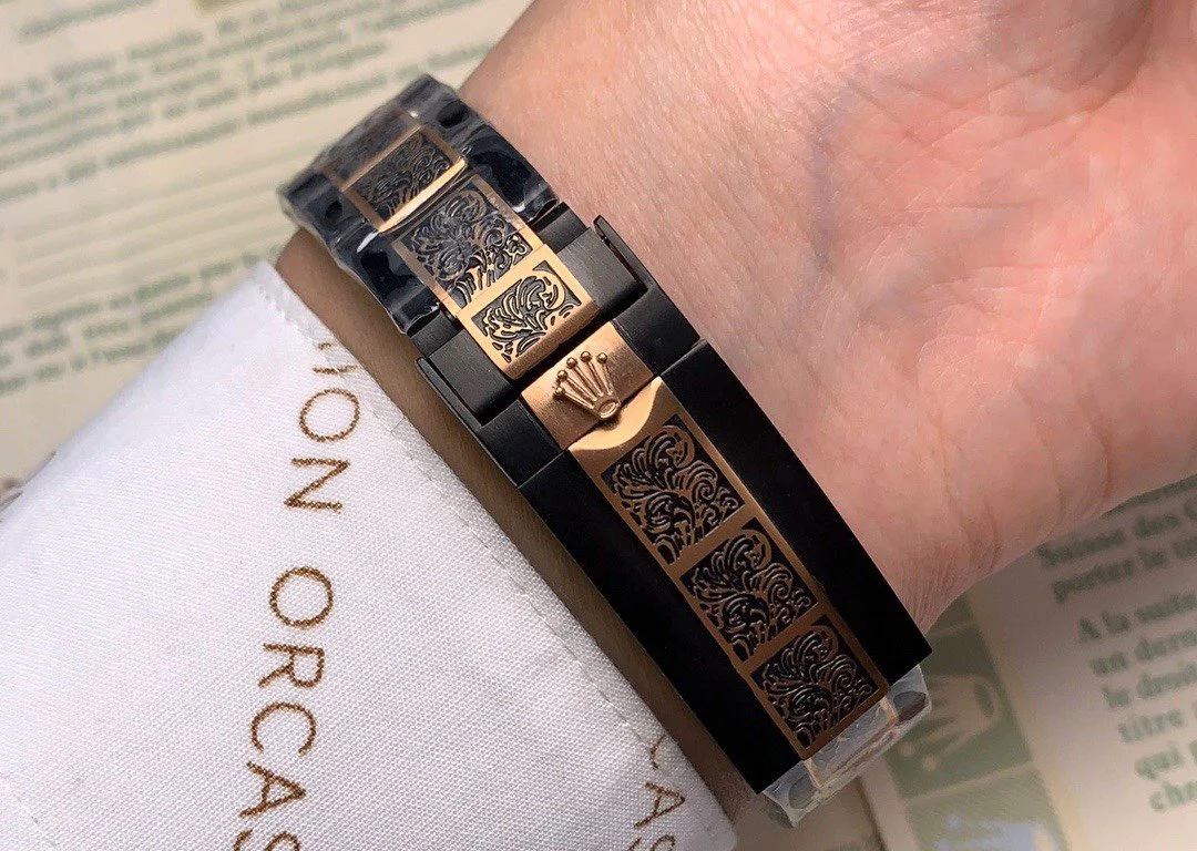 SUBMARINER DATE 40 CUSTOM GOLD BLACK HAND ENGRAVED
