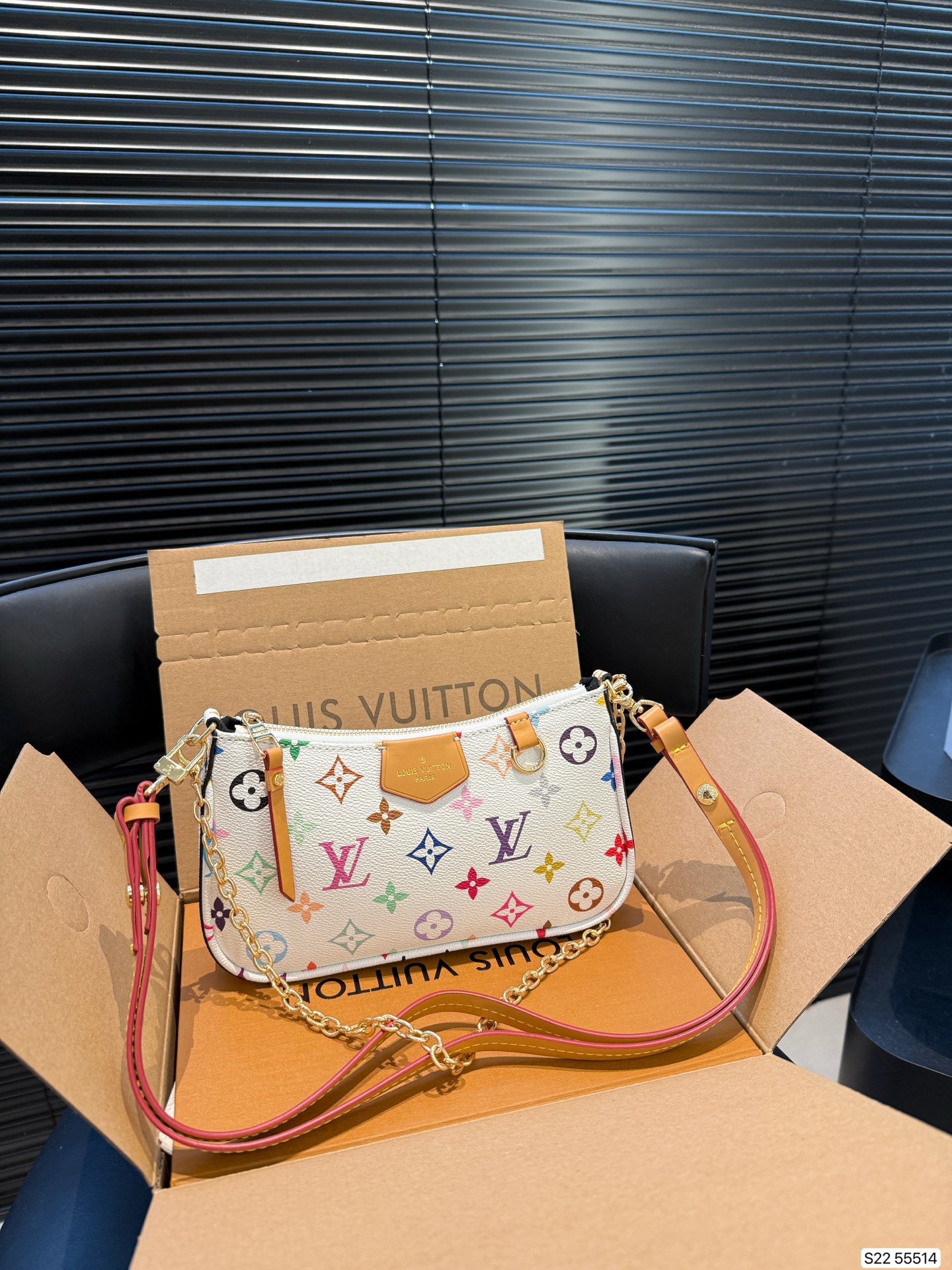 LV shoulder bag - cnluxepick