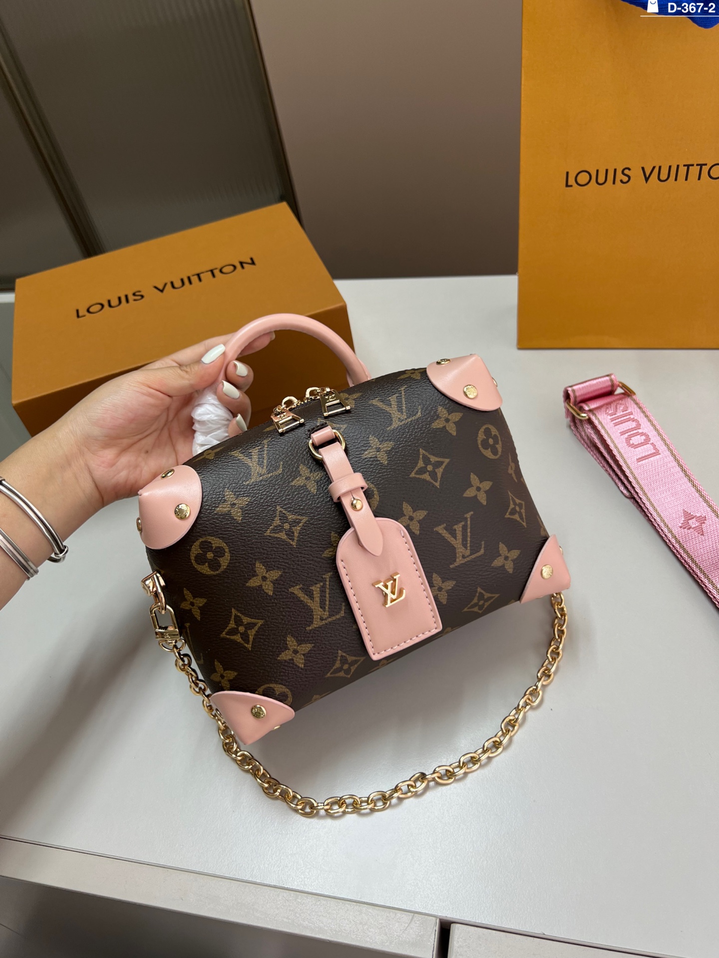 LV soft box handbag - cnluxepick