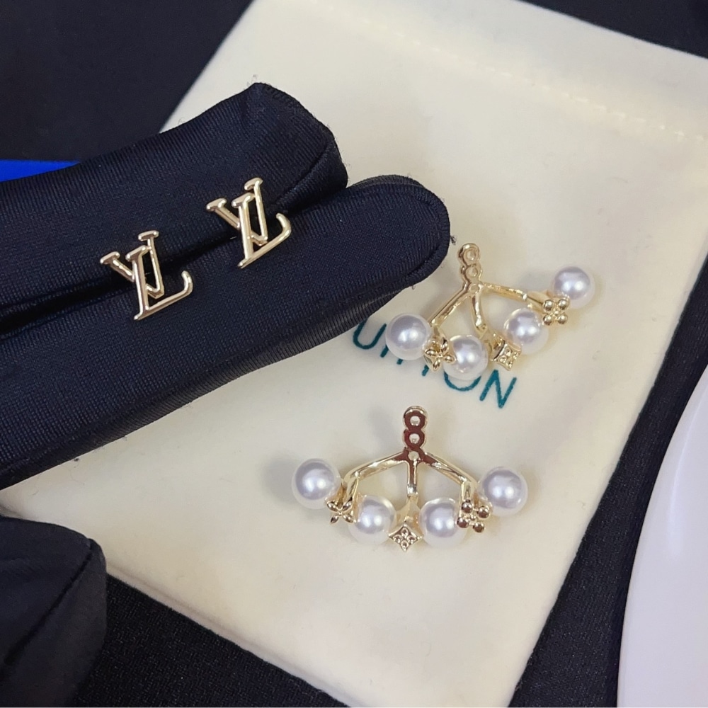 Louis Vuitton Lv Minigram Pearls Earrings
