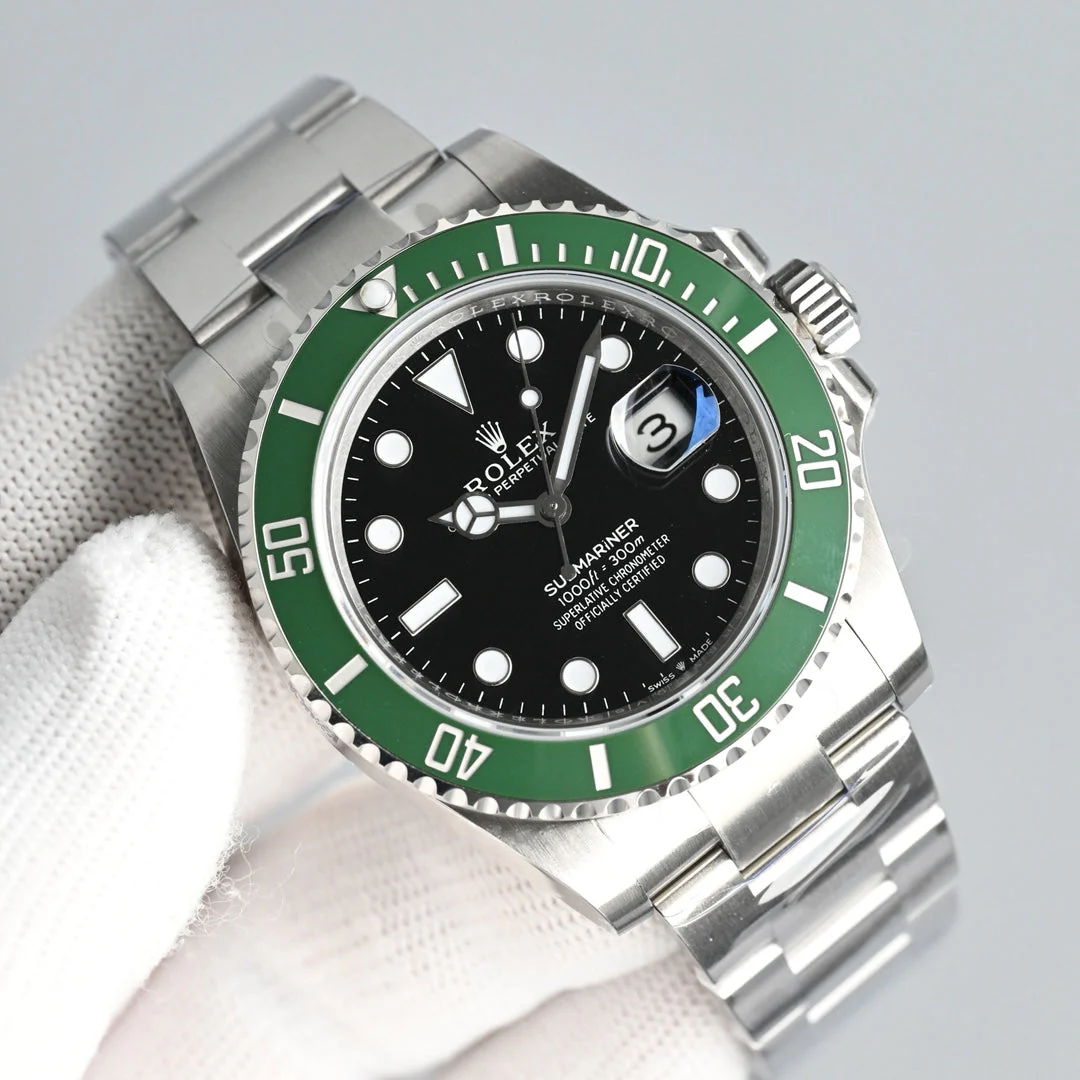 Rolex Submariner 41mm Silver Green Black Dial
