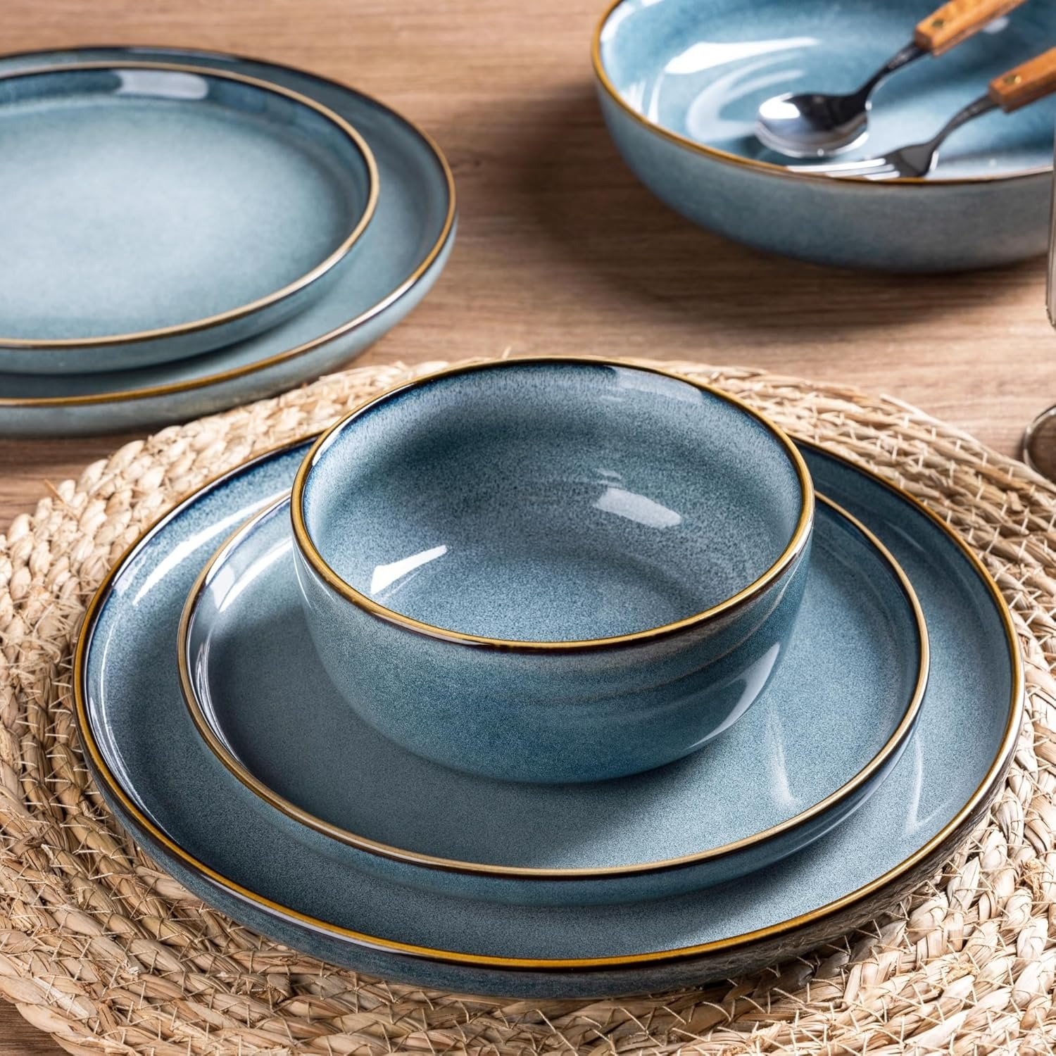 Stoneware Dinnerware Set Chip-Resistant Dishwasher Microwave Safe Tableware Set