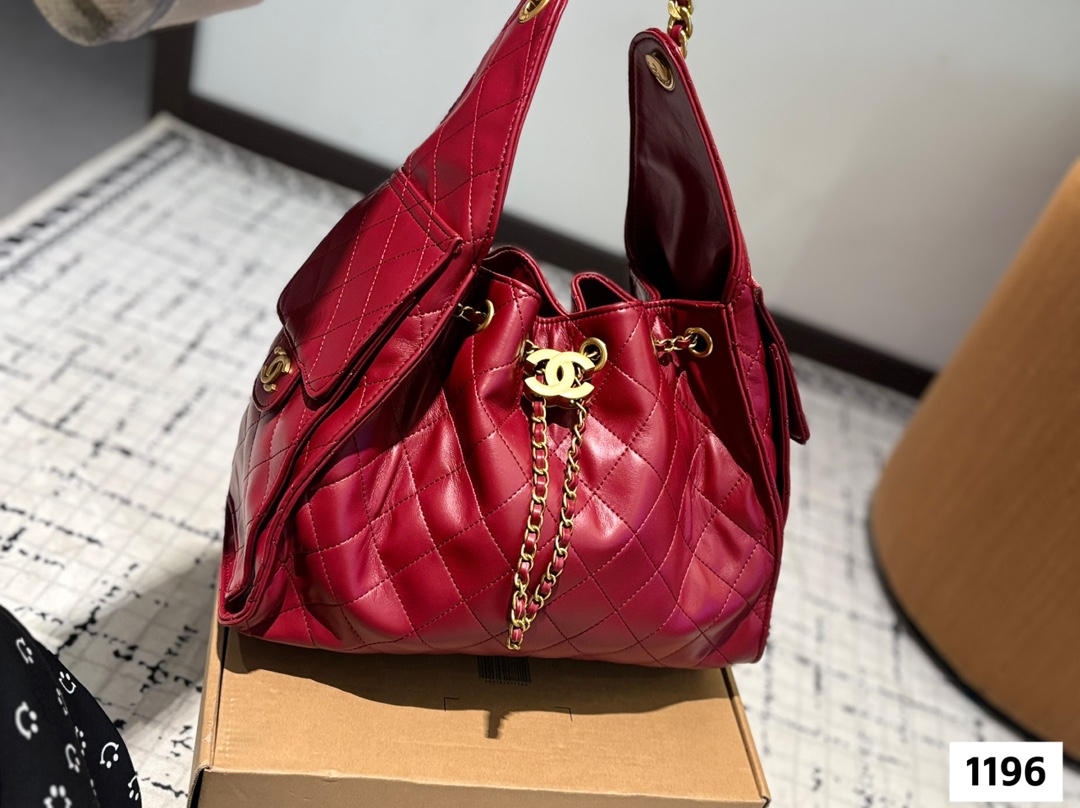 Chanel Tote Bag Fashion Trend - cnluxepick