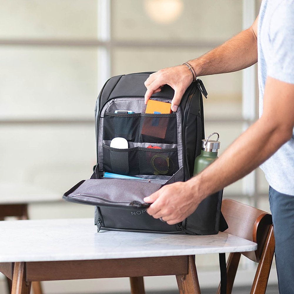 Nomatic - Expandable Backpack - Black