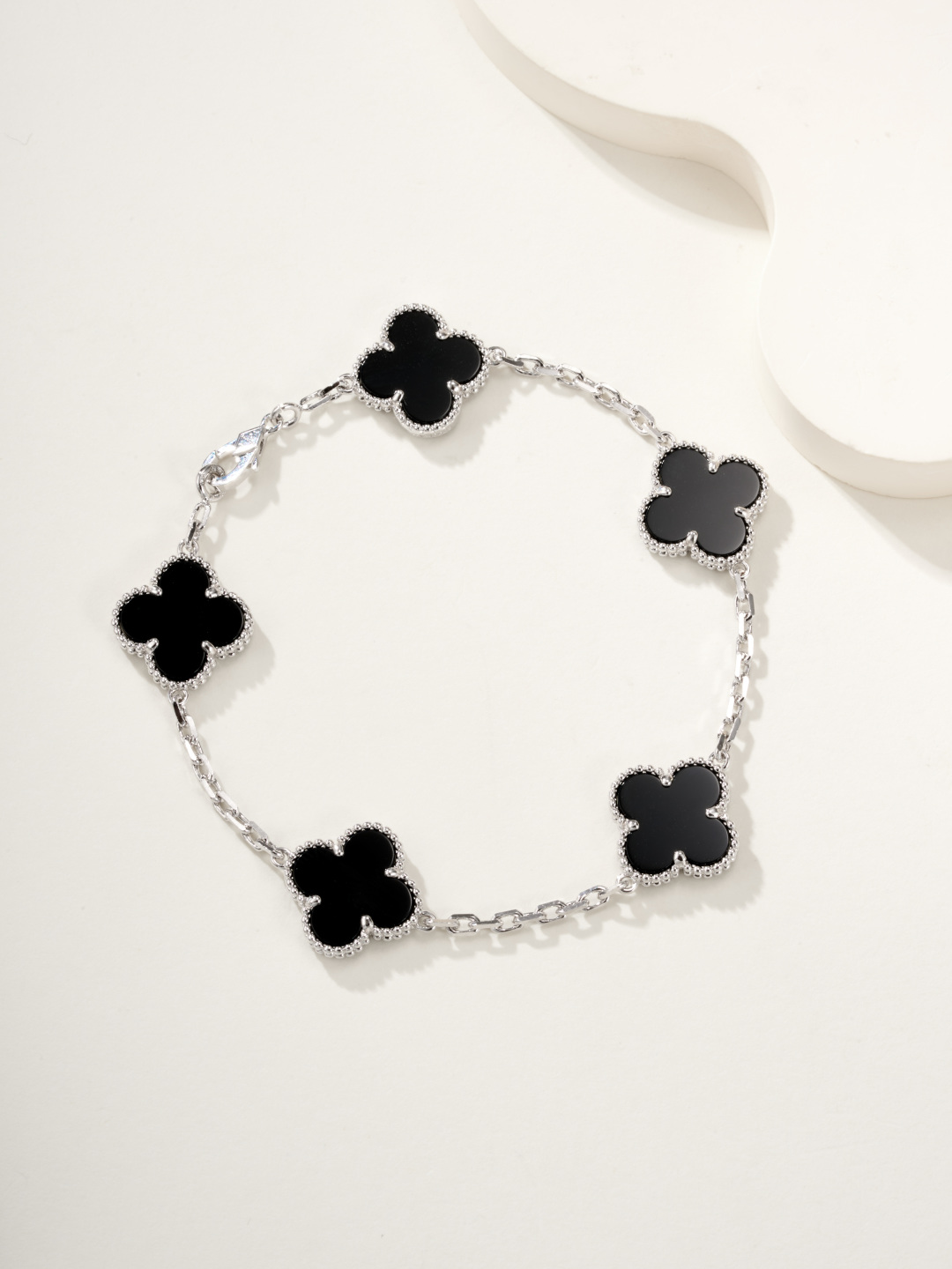 White gold and black agate bracelet - cnluxepick