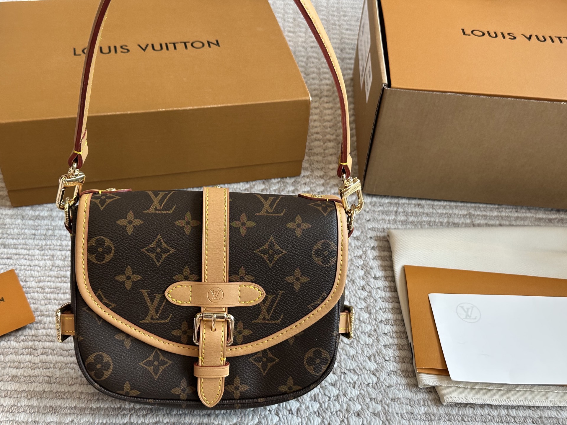 New LV Small Saddle Bag - cnluxepick