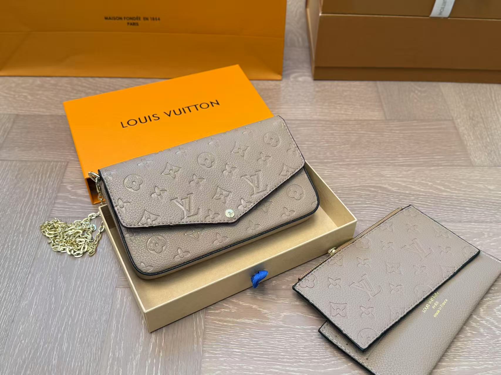 Louis Vuitton Pochette Félicie Monogram Shoulder Bag - cnluxepick