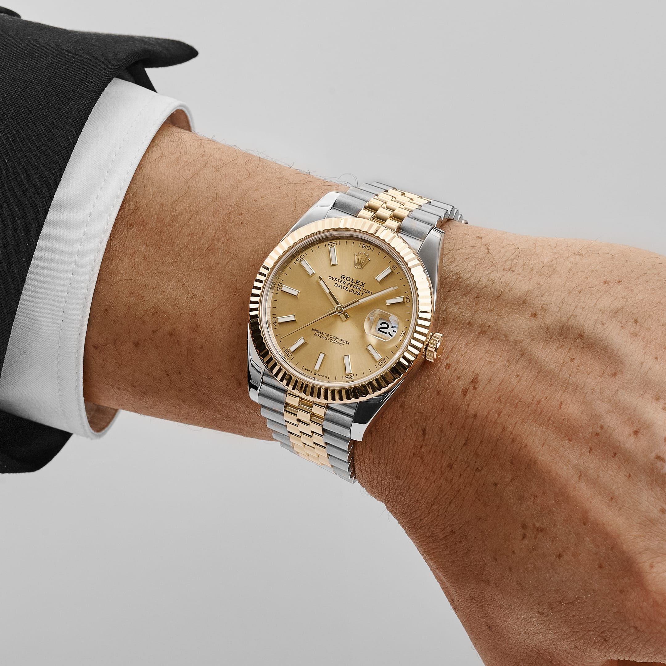 Rolex Datejust 41 126333 Stainless Steel Yellow Gold Champagne Dial Jubilee (2025)