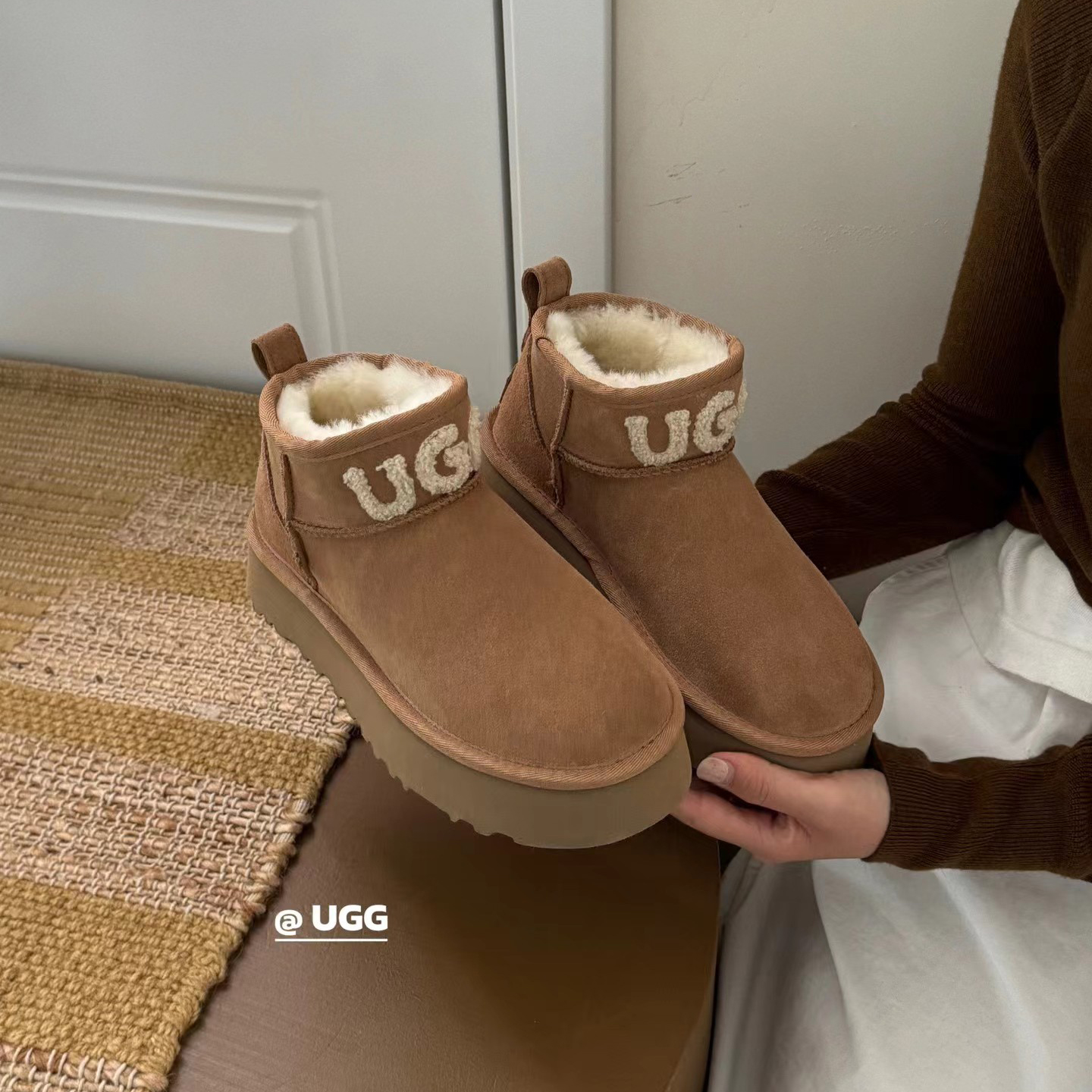 High Quality UGG Kardash Mini Platform Boots - cnluxepick