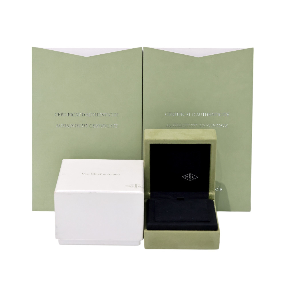 Van Cleef & Arpels Zodiac Medal Pischium (pisces) Necklace 18K Yellow Gold