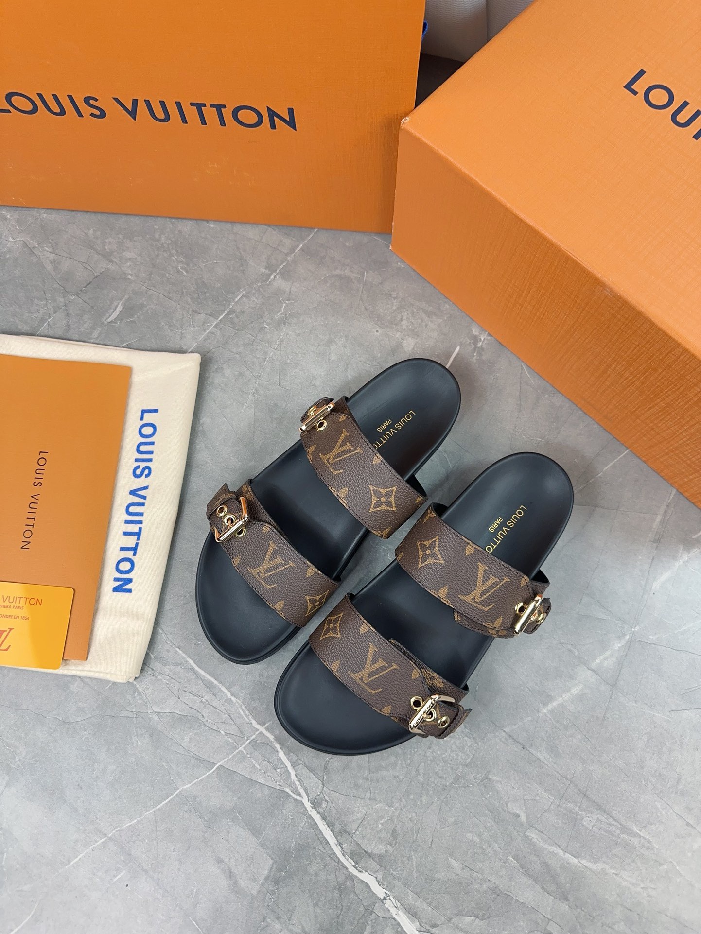 Louis Vuitton's new spring and summer slippers are versatile and simple - cnluxepick