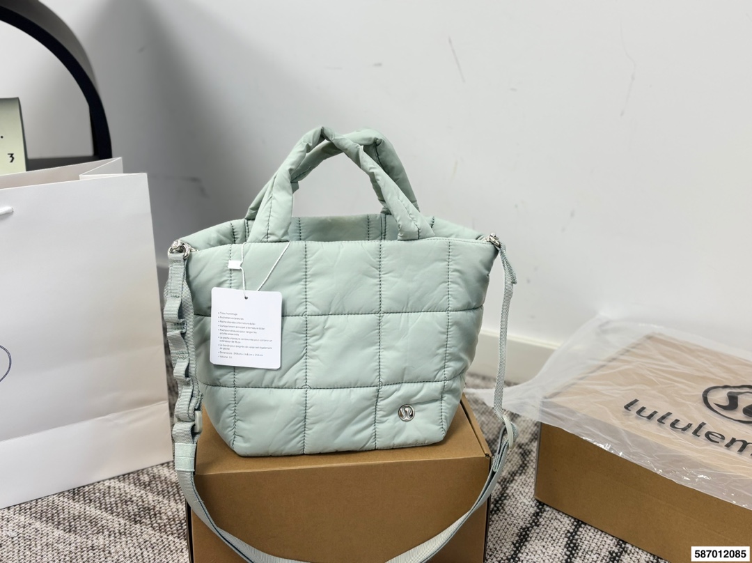 Lululemon Puff Bag - cnluxepick