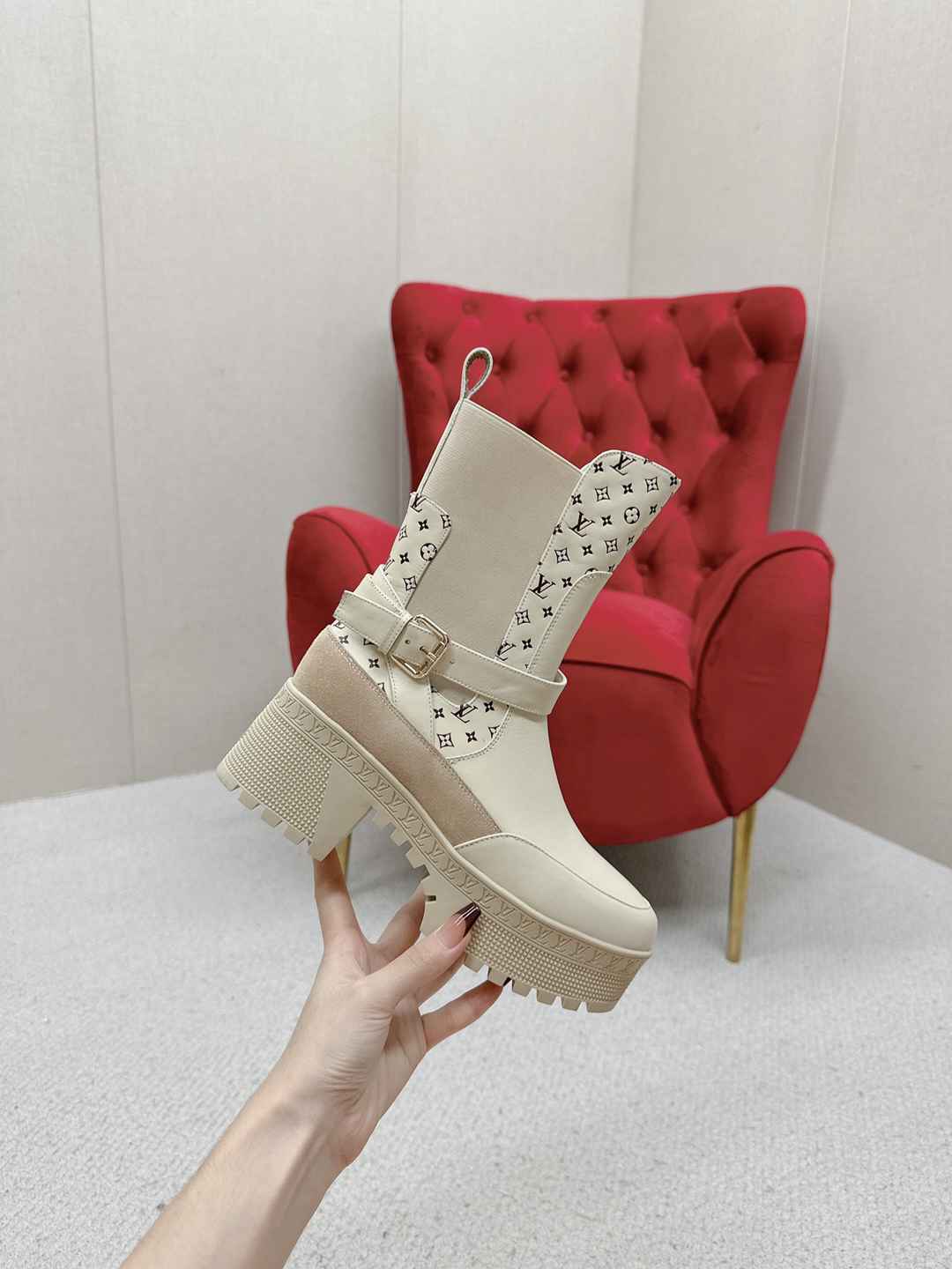 Louis Vuitton Laureate Platform Chelsea Boot Beige 1Acaa1